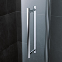 Стеклянная перегородка в душевую нишу с распашной дверью и добором